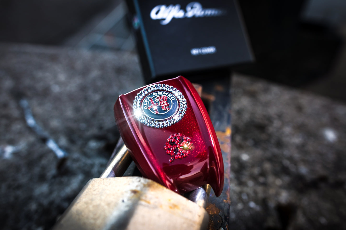 Original OEM Alfa Romeo | Schlüsselcover/ Abdeckung/ Hülle | mit original Preciosa® Kristallen - Black Saphir Crystals
