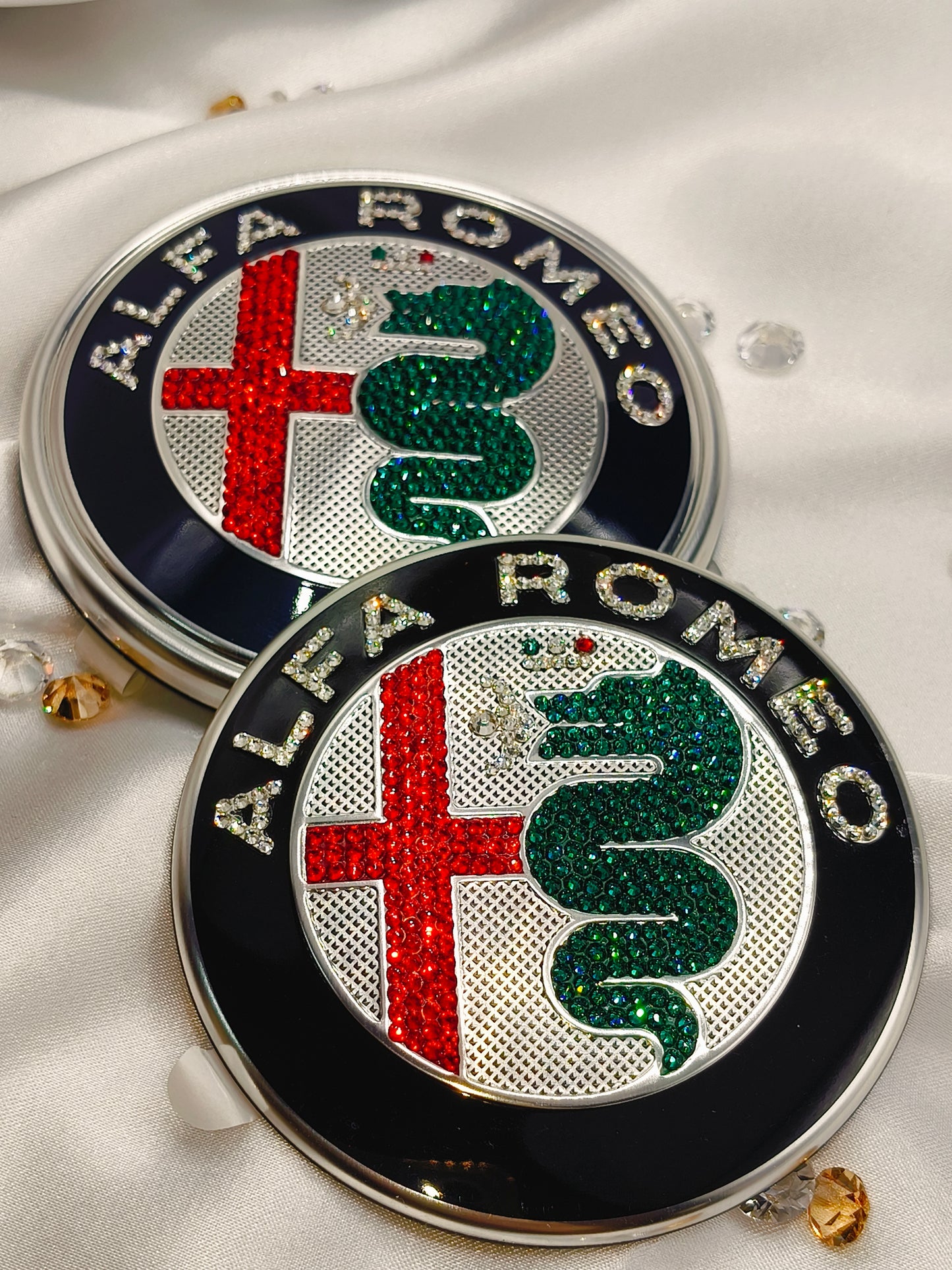Original OEM Alfa Romeo | Logo Emblem Set vorn+hinten | mit original Preciosa® Kristallen - Black Saphir Crystals