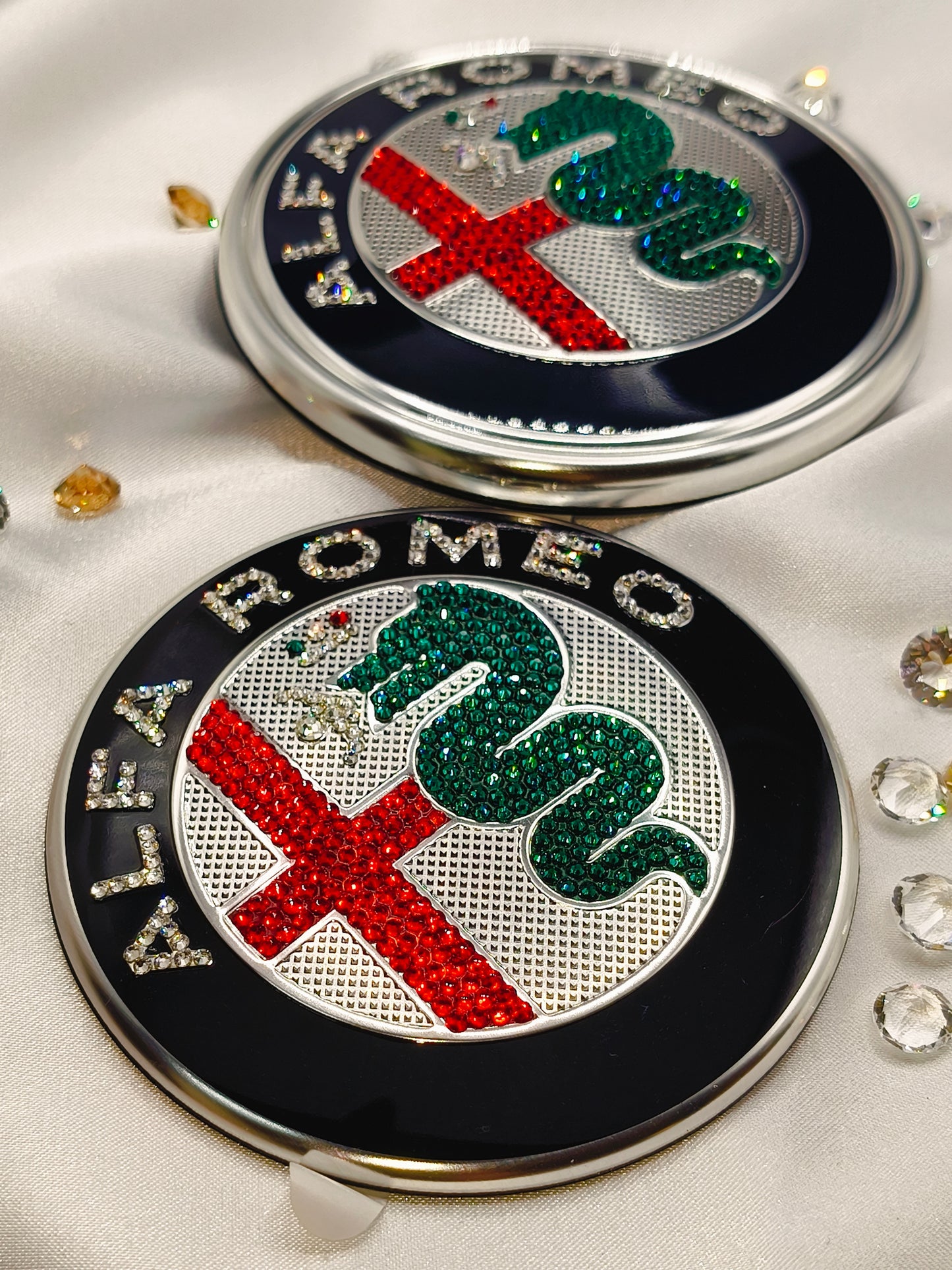 Original OEM Alfa Romeo | Logo Emblem Set vorn+hinten | mit original Preciosa® Kristallen - Black Saphir Crystals