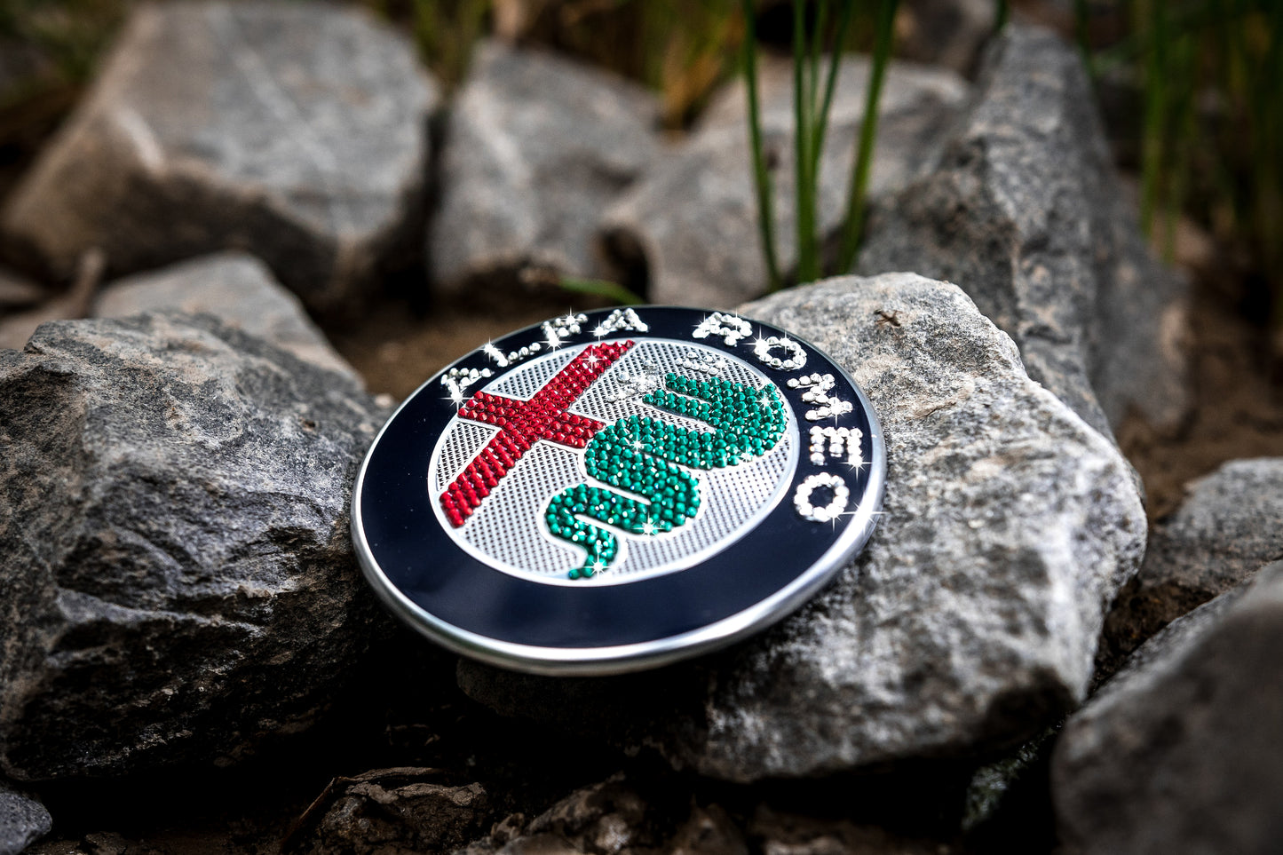 Original Logo Emblem Set vorn+hinten mit original Swarovski® oder Preciosa® Veredelt - Black Saphir Crystals