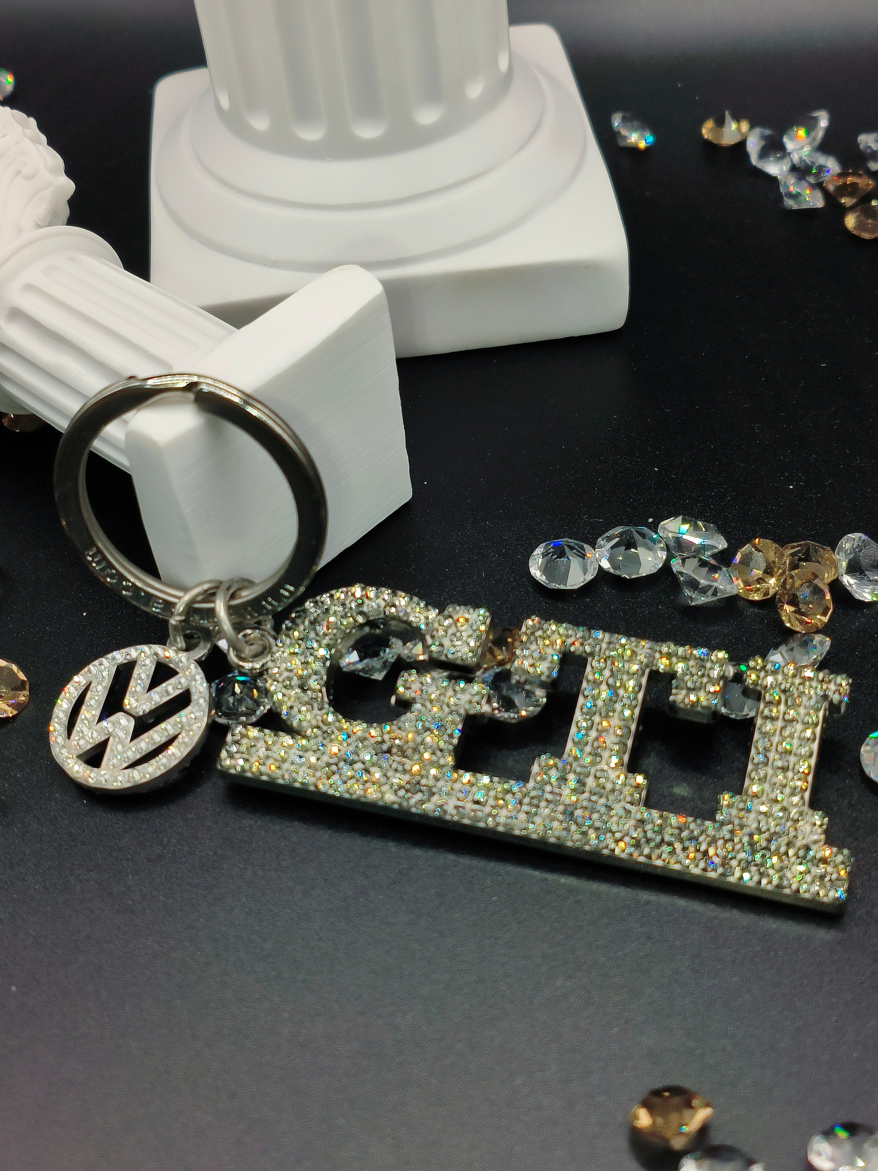 Original OEM | VW Volkswagen GTi keychain |  mit original Swarovski® oder Preciosa® Kristallen veredelt | Scirocco Eos Golf Polo Tiguan Up schlüsselanhänger - Black Saphir Crystals