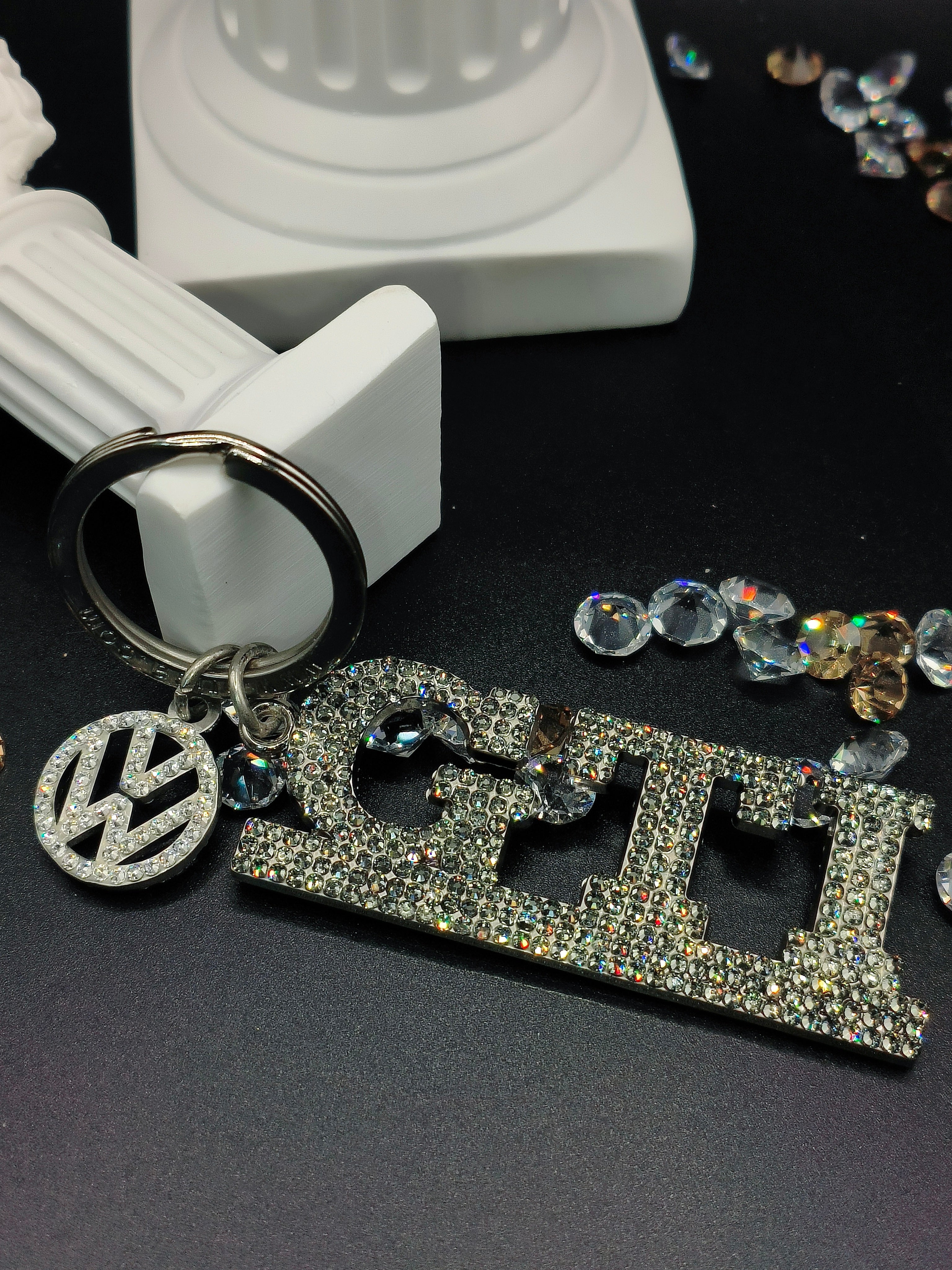 Original OEM | VW Volkswagen GTi keychain |  mit original Swarovski® oder Preciosa® Kristallen veredelt | Scirocco Eos Golf Polo Tiguan Up schlüsselanhänger - Black Saphir Crystals