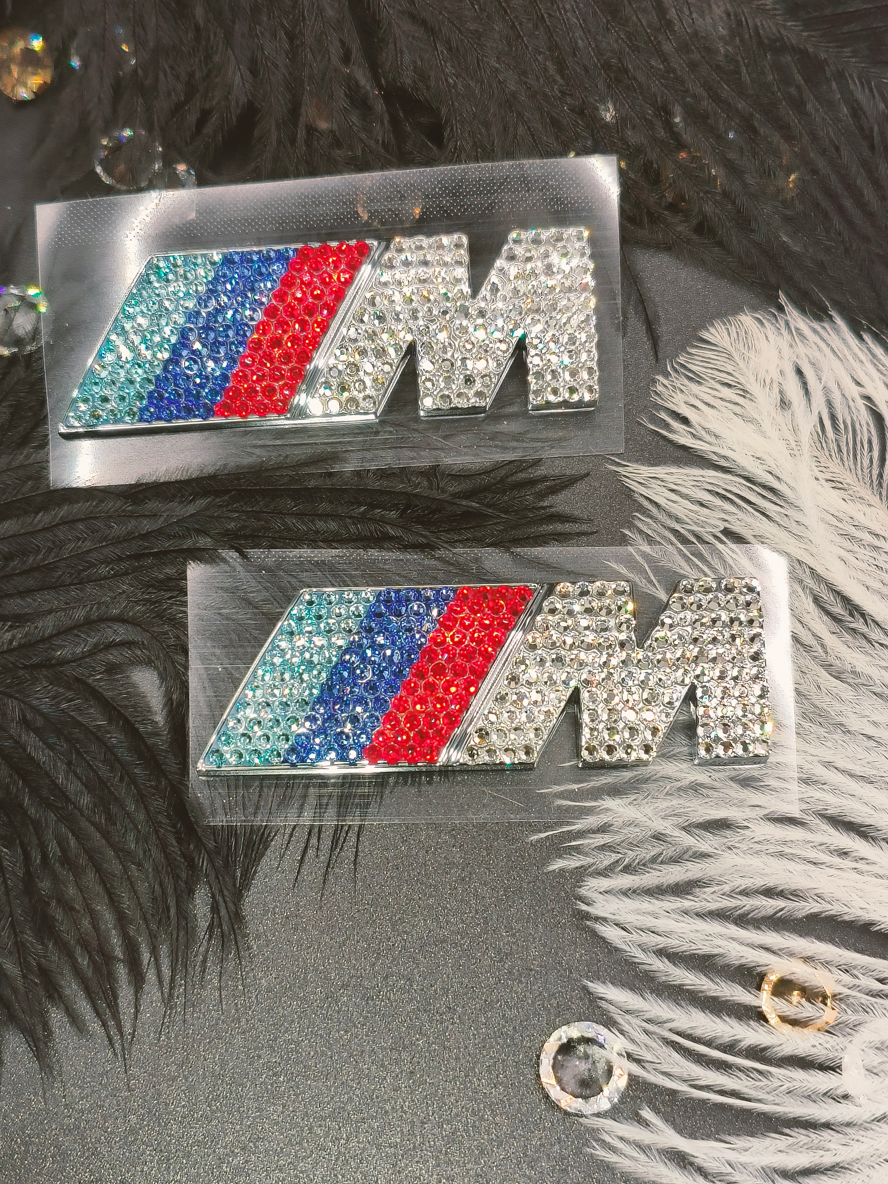 Original OEM BMW M Line | Logo Emblem Batch |Set seitlich Kotflügel |original Swarovski®/Preciosa® - Black Saphir Crystals