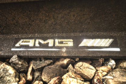 Original OEM | Mercedes-Benz AMG Gold 24k Logo | mit original Swarovski®/Preciosa® - Black Saphir Crystals