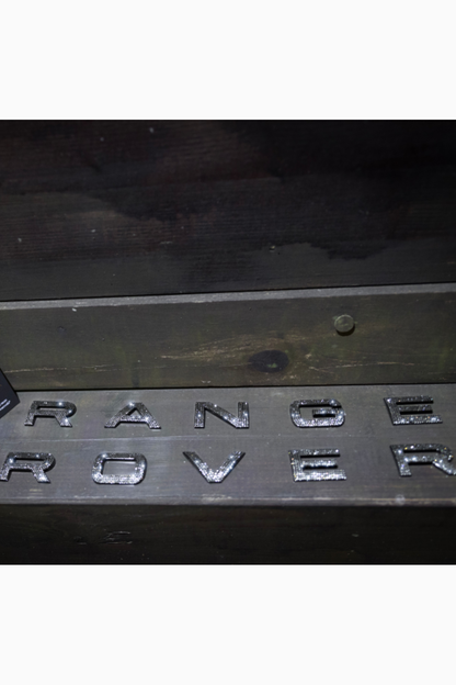 Original OEM | Range Rover Logo Schriftzug Emblem vorne oder hinten | mit original Swarovski® oder Preciosa® Kristallen - Black Saphir Crystals