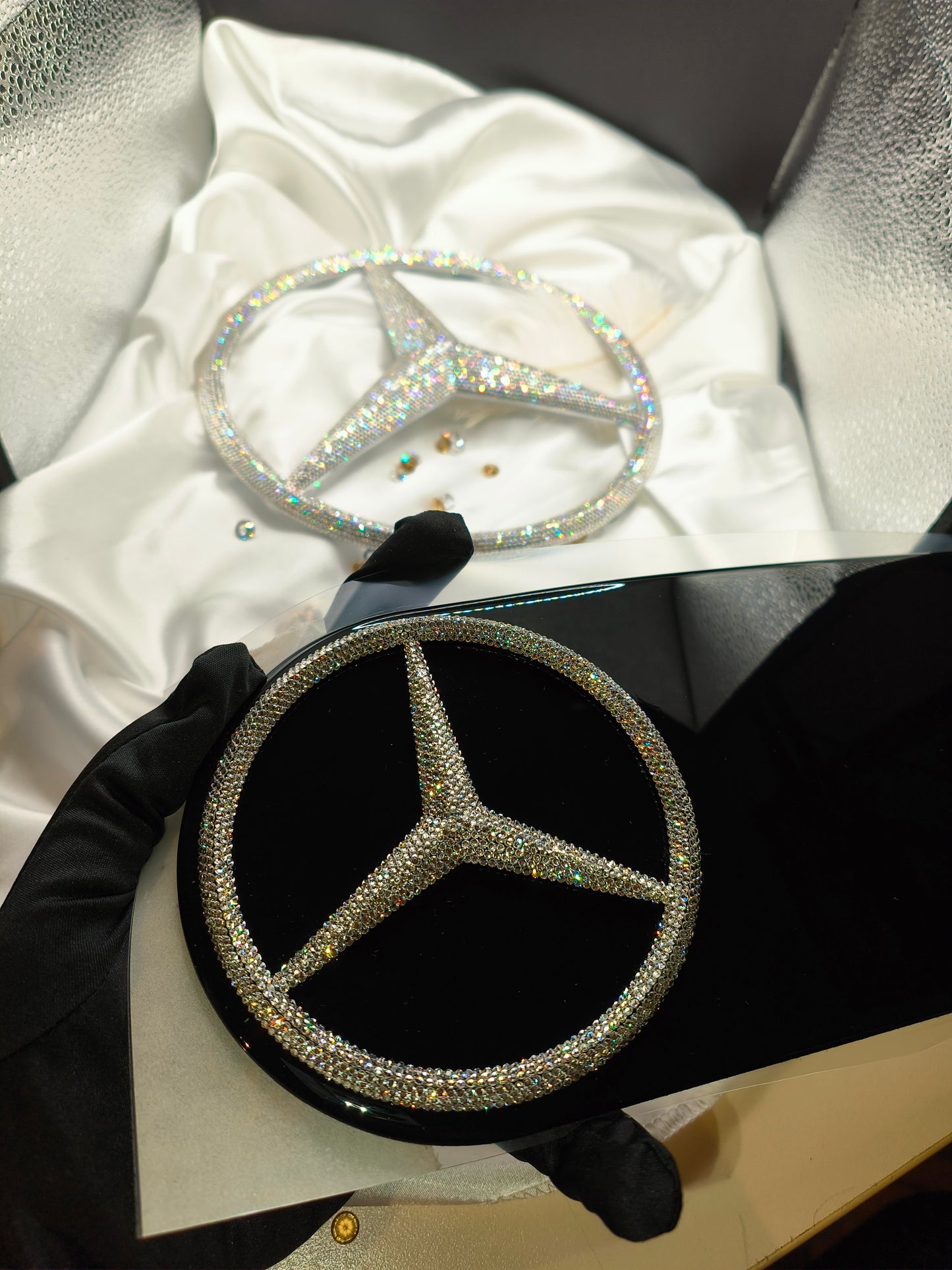 Original OEM | Mercedes Benz Stern Logo hinten für G Klasse | mit original Preciosa® Kristallen - Black Saphir Crystals