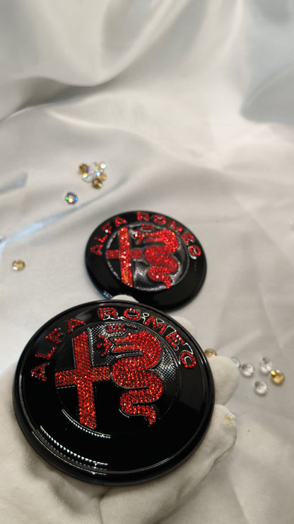 Original OEM Alfa Romeo | Logo Emblem Set vorn+hinten Schwarz/Rot | mit original Preciosa® Kristallen - Black Saphir Crystals
