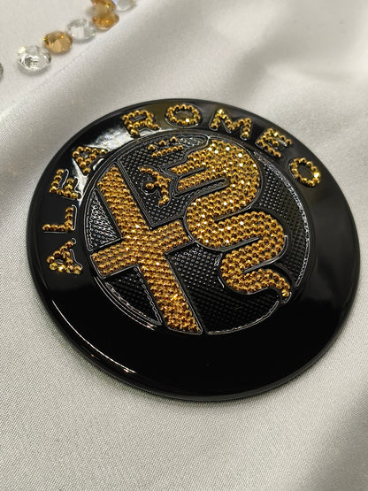 Original OEM Alfa Romeo | Logo Emblem Set vorn+hinten Schwarz/Gold | mit original Preciosa® Kristallen