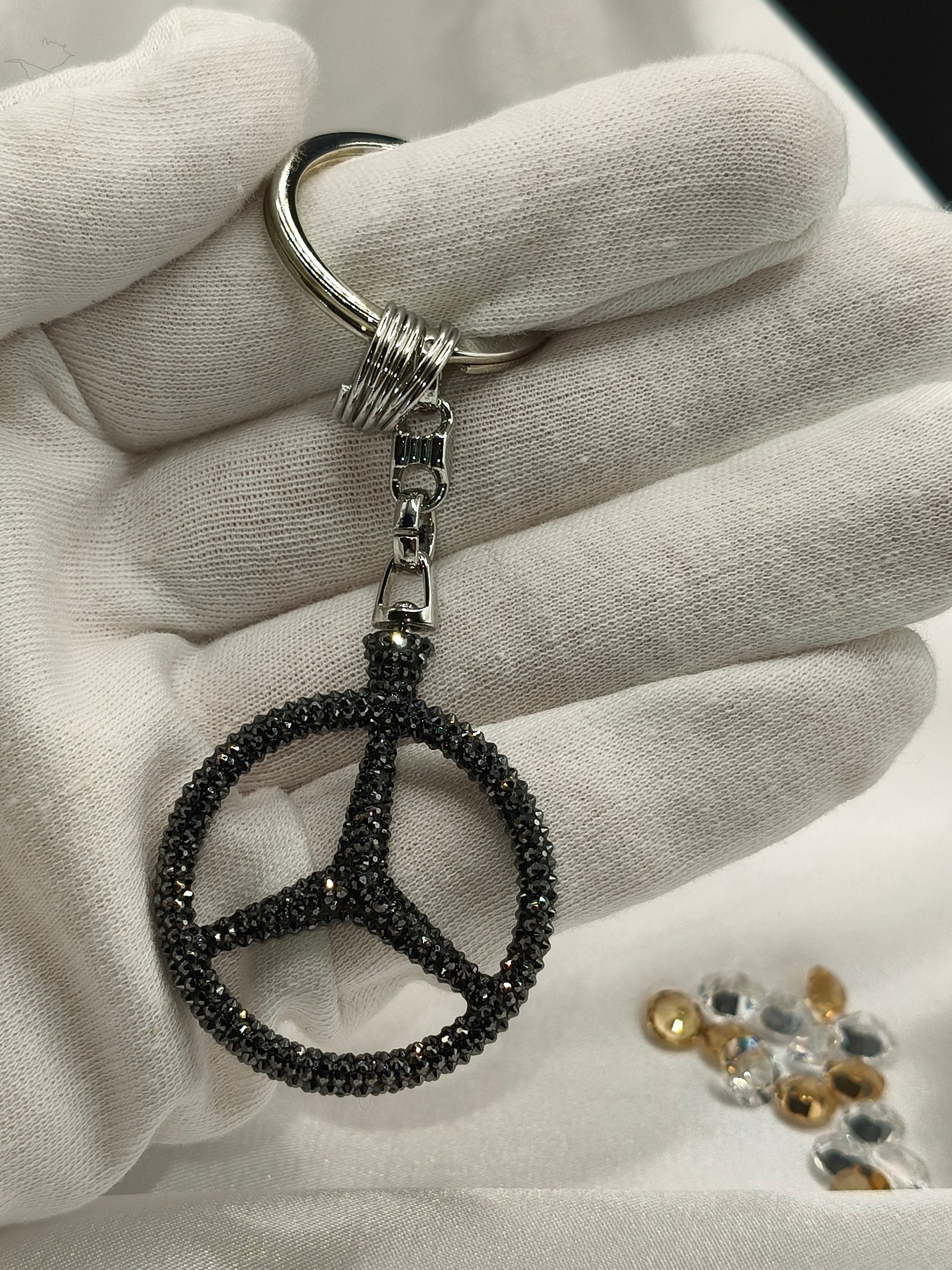 Original OEM | Mercedes-Benz Schlüsselanhänger schwarz | mit original Preciosa® Kristallen - Black Saphir Crystals