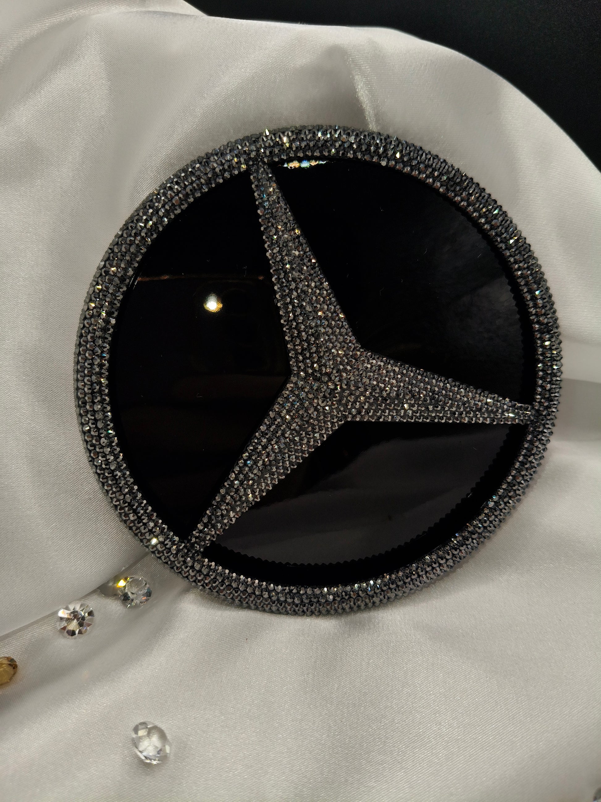 Original OEM | Mercedes Benz Stern Logo hinten für GLE | mit original Preciosa® Kristallen - Black Saphir Crystals