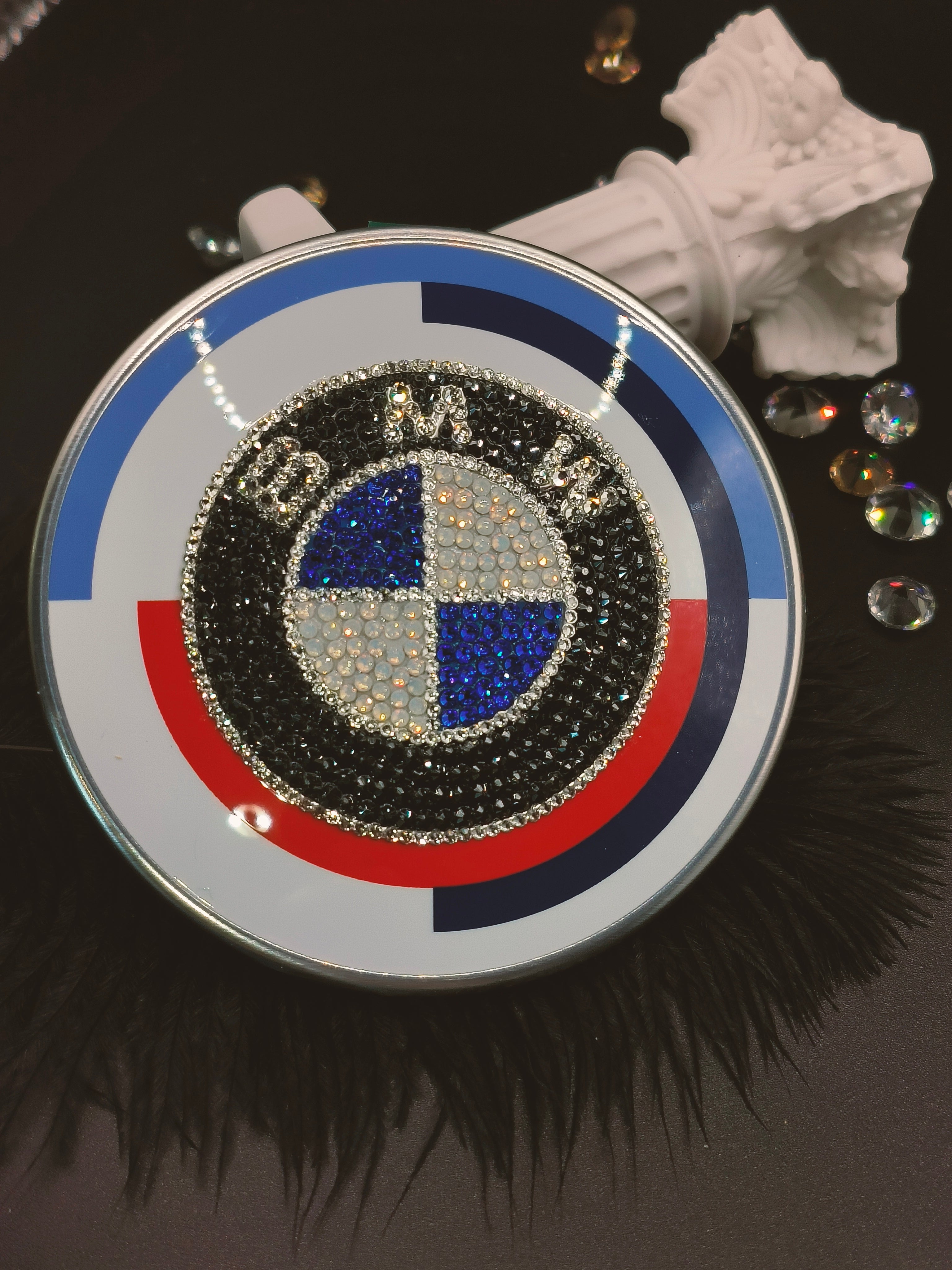 Original OEM | BMW Logo Emblen Batch 50 years anniversary edition | Set vorn+hinten |  mit original Swarovski® oder Preciosa® Kristallen veredelt | M2 M3 M4 M5 M6 X6 zubehör tuning accessory - Black Saphir Crystals