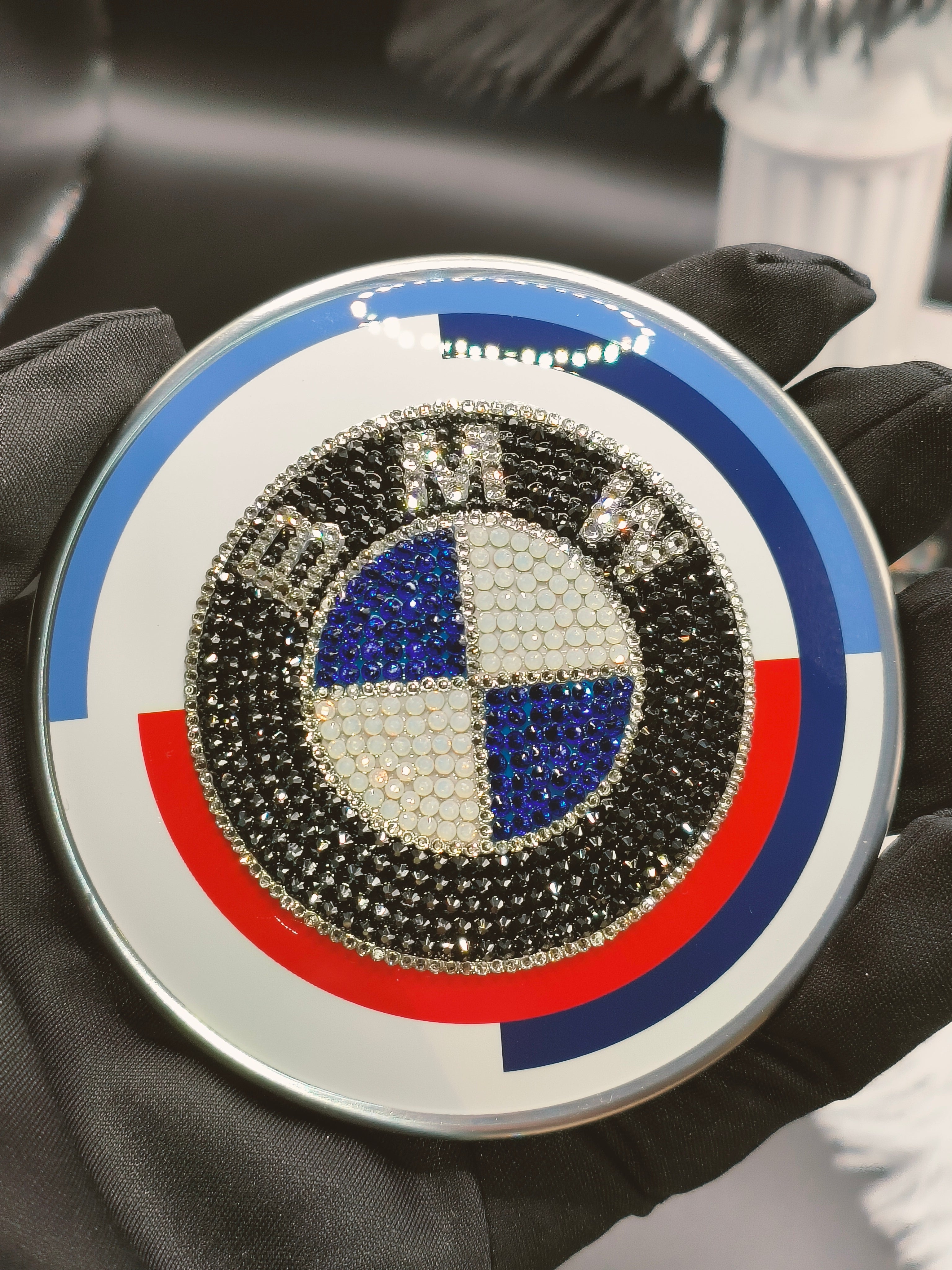 Original OEM | BMW Logo Emblen Batch 50 years anniversary edition | Set vorn+hinten |  mit original Swarovski® oder Preciosa® Kristallen veredelt | M2 M3 M4 M5 M6 X6 zubehör tuning accessory - Black Saphir Crystals