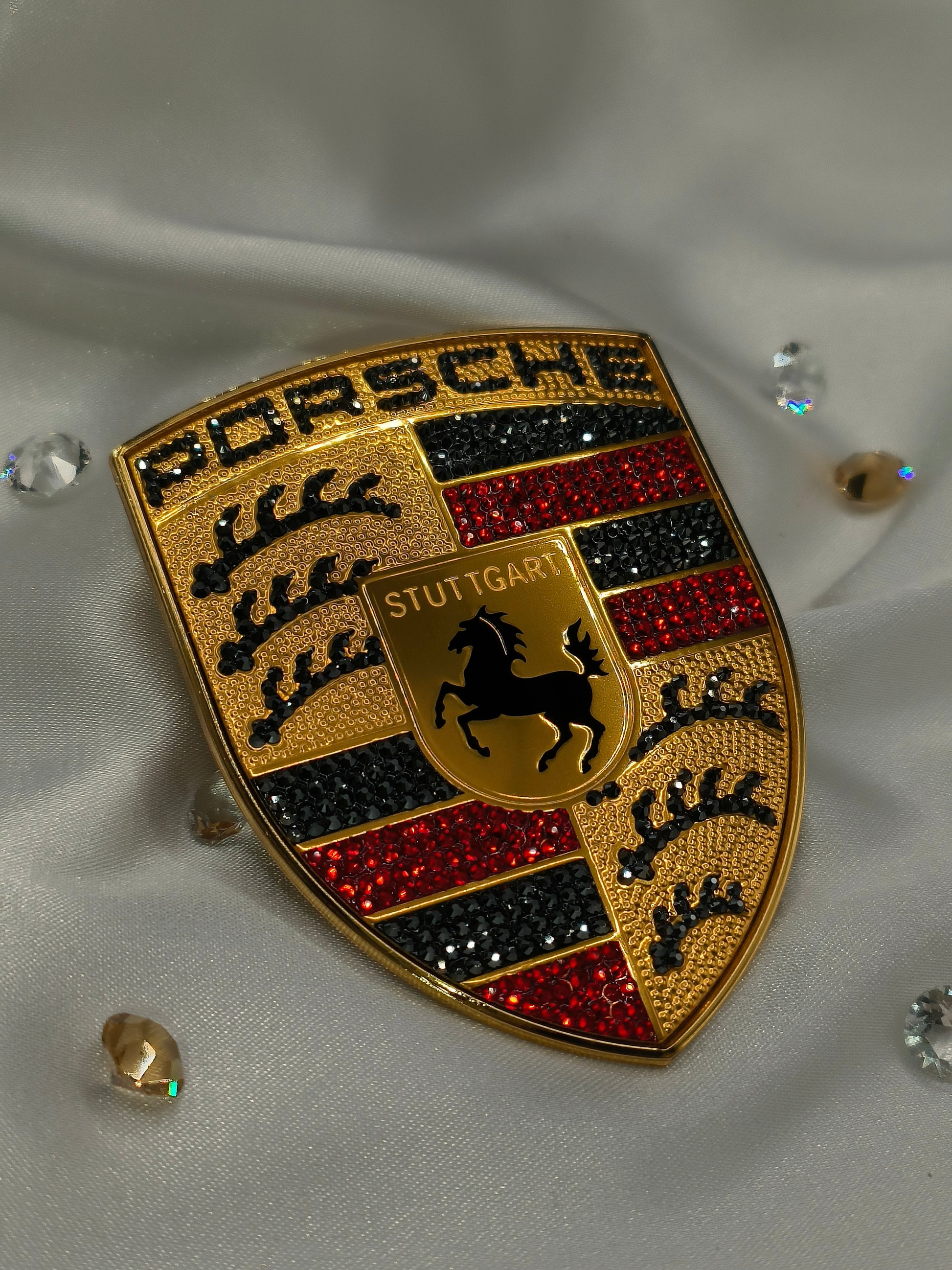 Original OEM | Porsche Logo Emblem Motorhaube | mit original Preciosa® Kristallen - Black Saphir Crystals