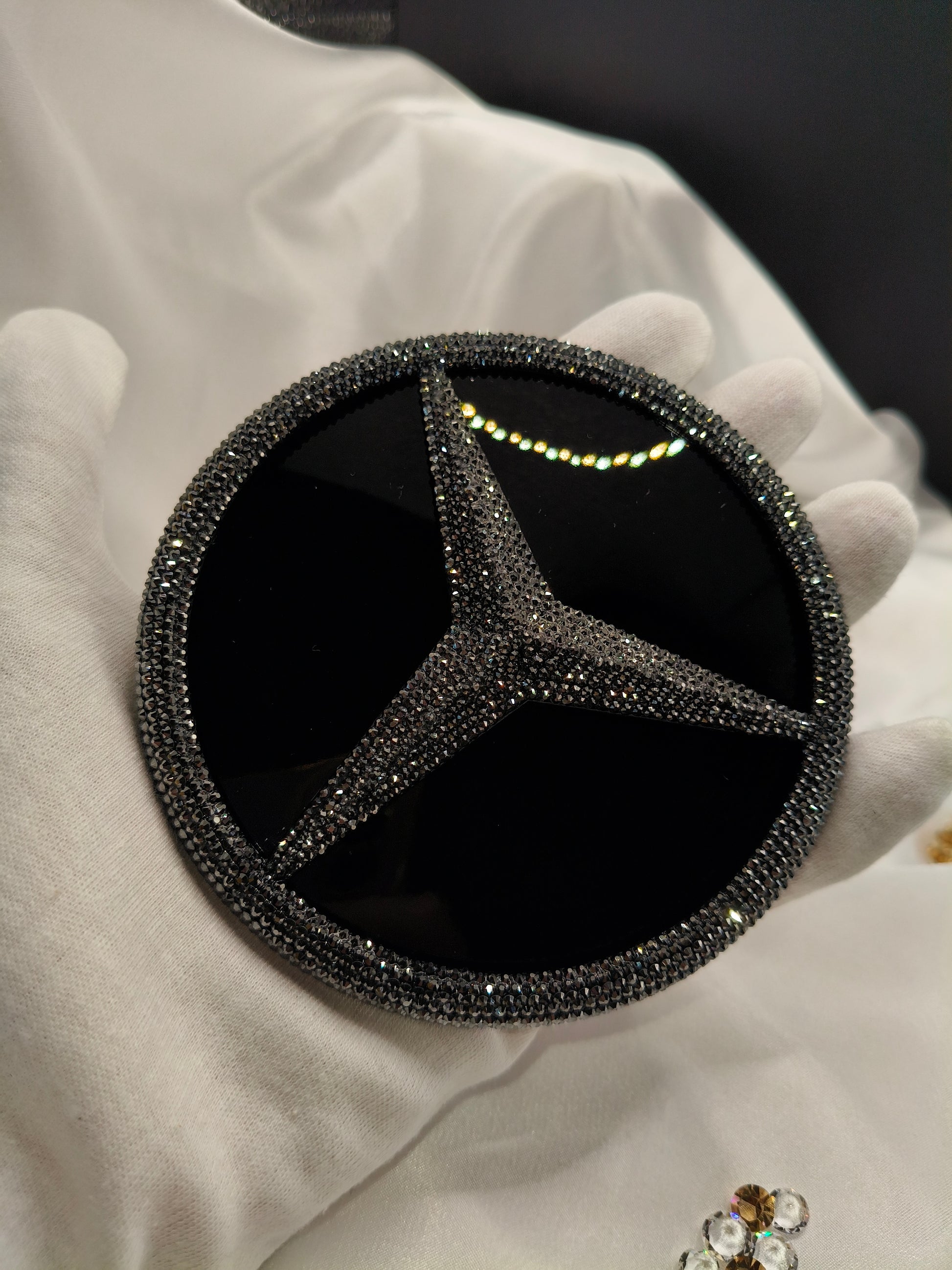 Original OEM | Mercedes Benz Stern Logo hinten für GLE | mit original Preciosa® Kristallen - Black Saphir Crystals