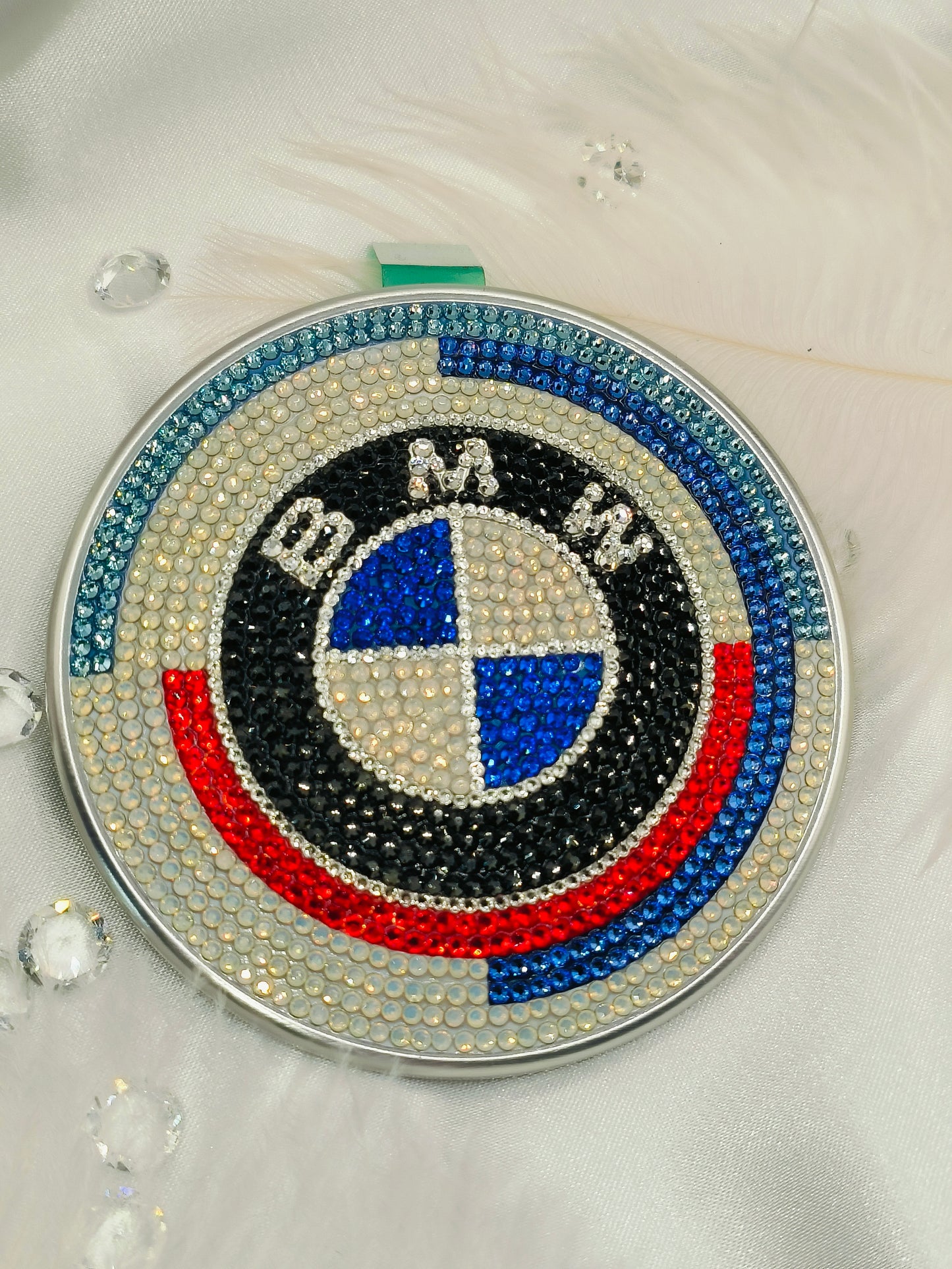 Original OEM | BMW Logo Emblem 50 years anniversary edition | Set vorn+hinten komplett bestückt |  mit original Preciosa® Kristallen - Black Saphir Crystals