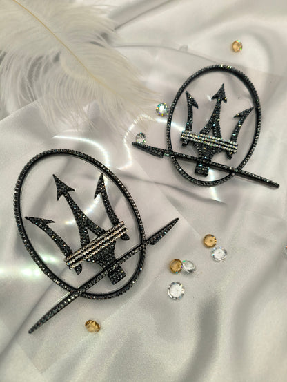 Original OEM | Maserati Logo Emblem Set links+rechts | mit original Preciosa® Kristallen - Black Saphir Crystals