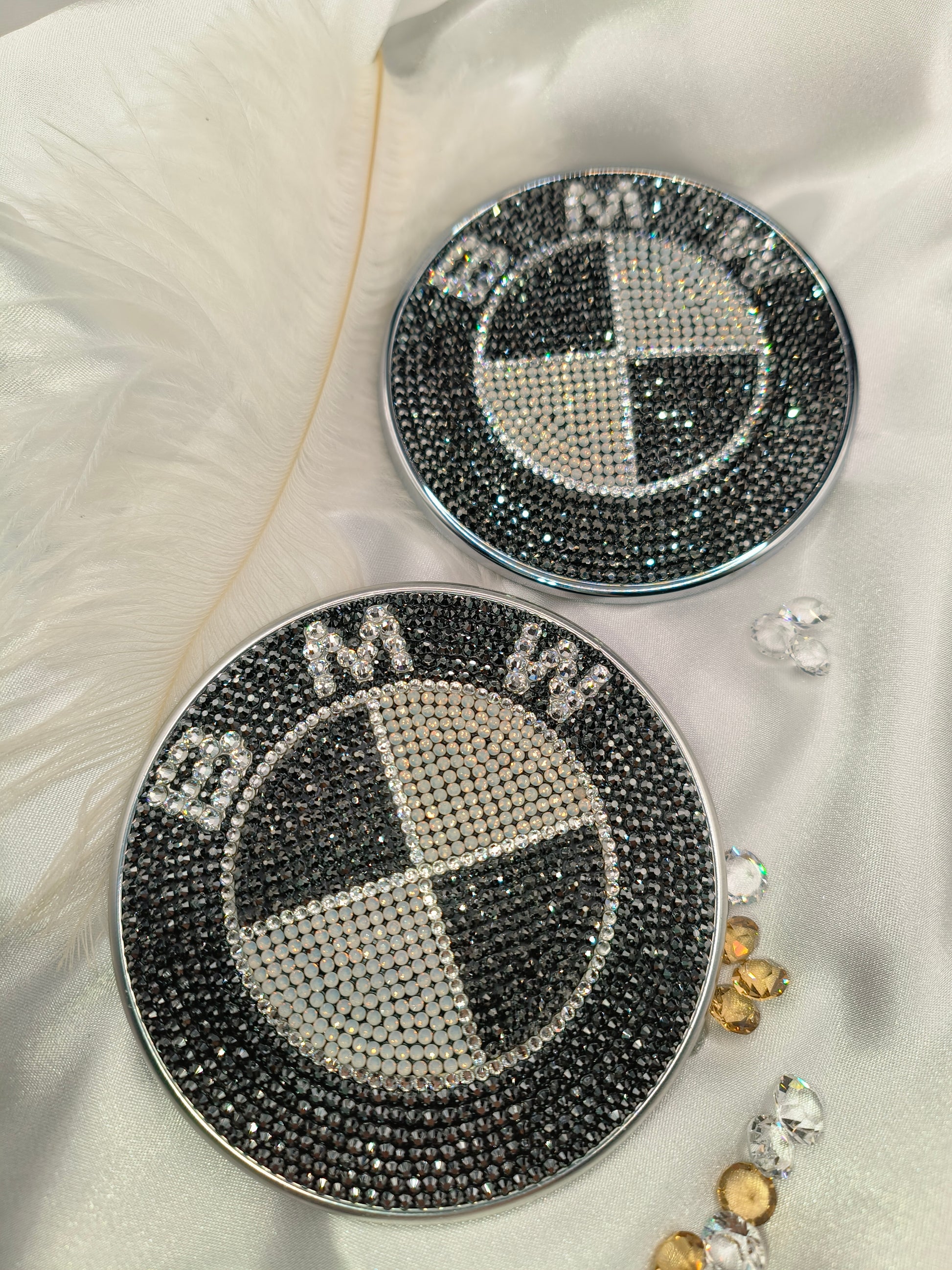 Original OEM BMW | Logo Emblem Set vorn+hinten komplett bestückt | mit original Preciosa® Kristallen - Black Saphir Crystals