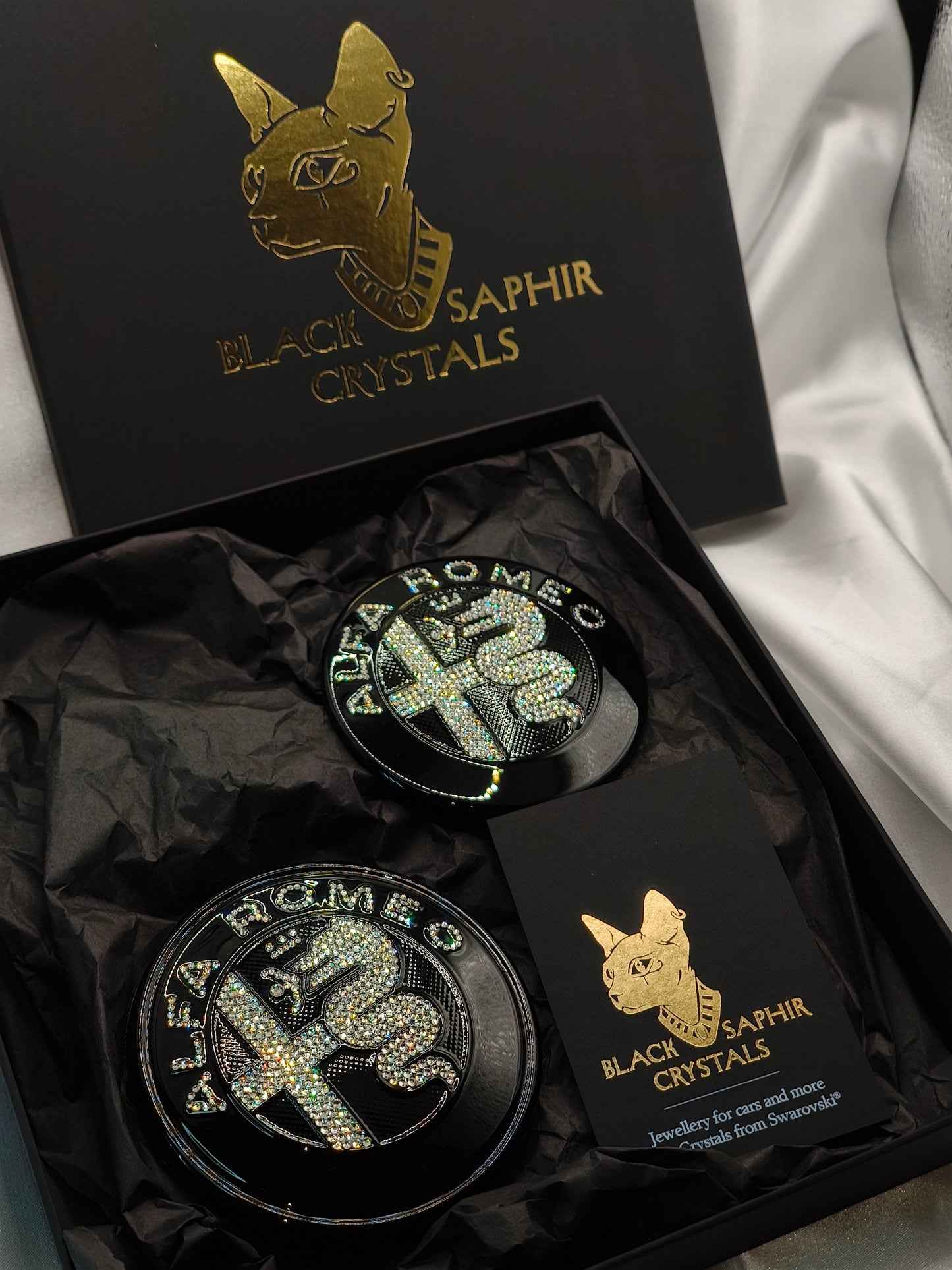 Original OEM Alfa Romeo | Logo Emblem Set vorn+hinten | mit original Preciosa® Kristallen - Black Saphir Crystals
