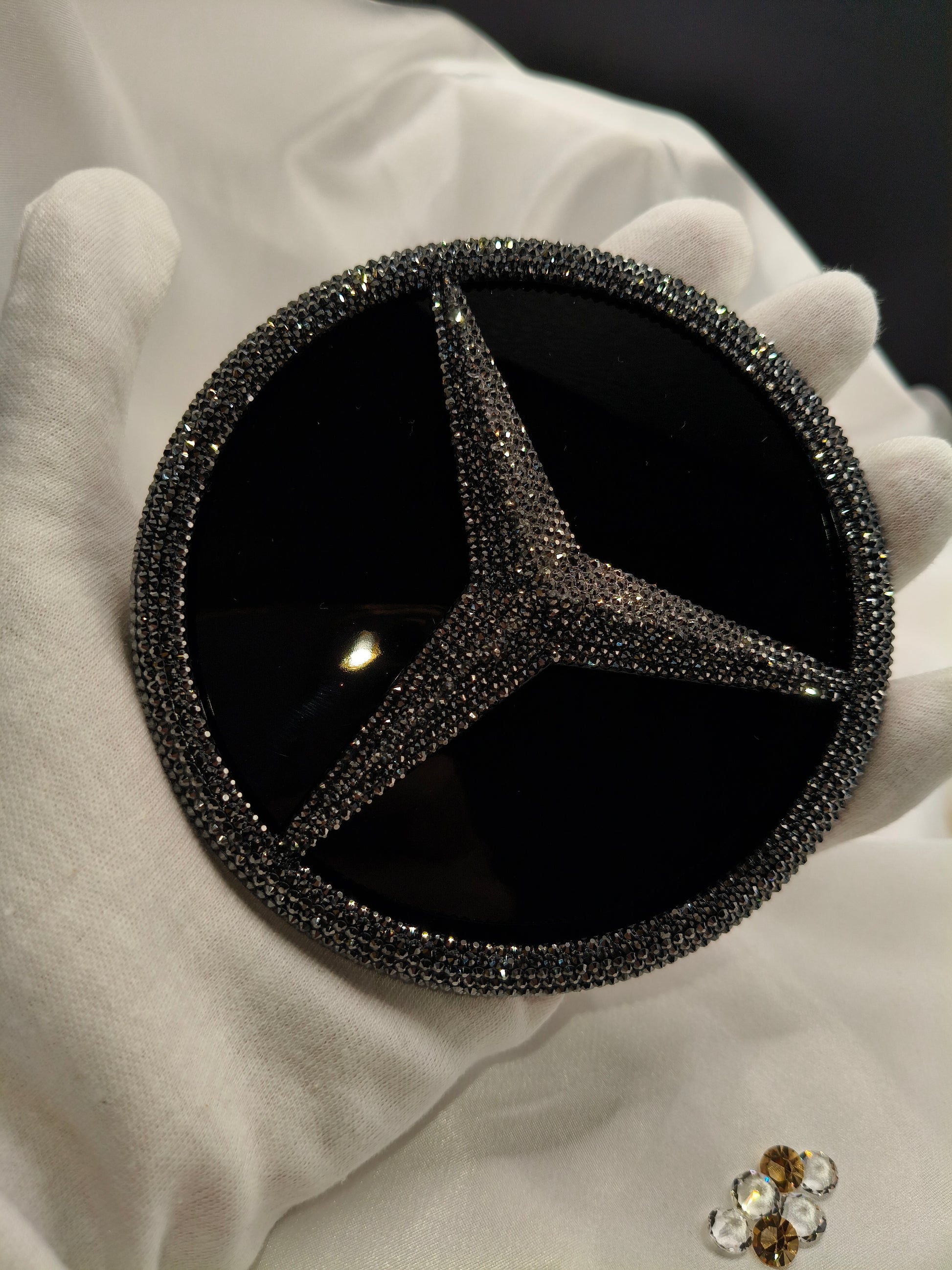 Original OEM | Mercedes Benz Stern Logo hinten für GLE | mit original Preciosa® Kristallen - Black Saphir Crystals