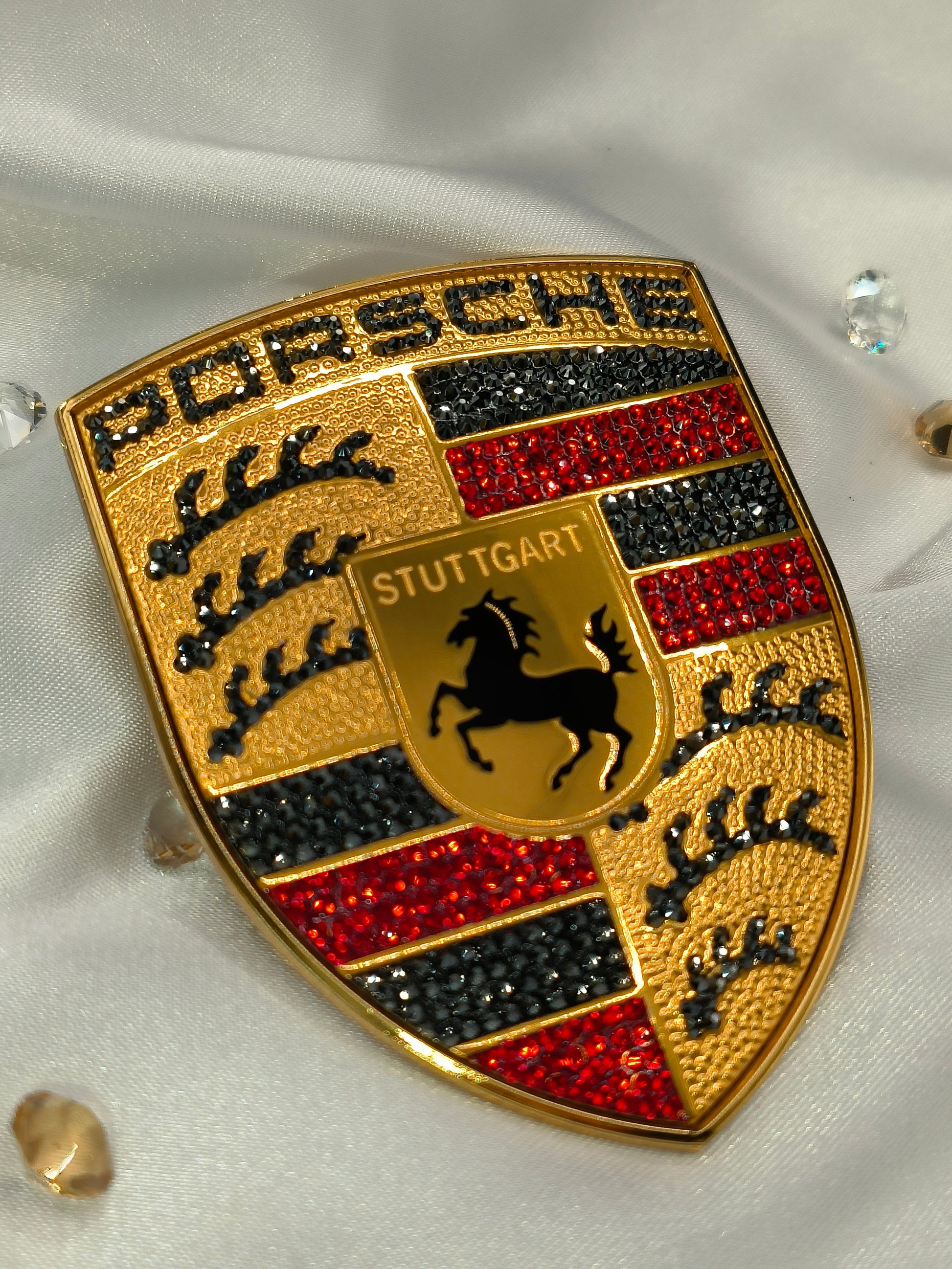 Original OEM | Porsche Logo Emblem Motorhaube | mit original Preciosa® Kristallen - Black Saphir Crystals