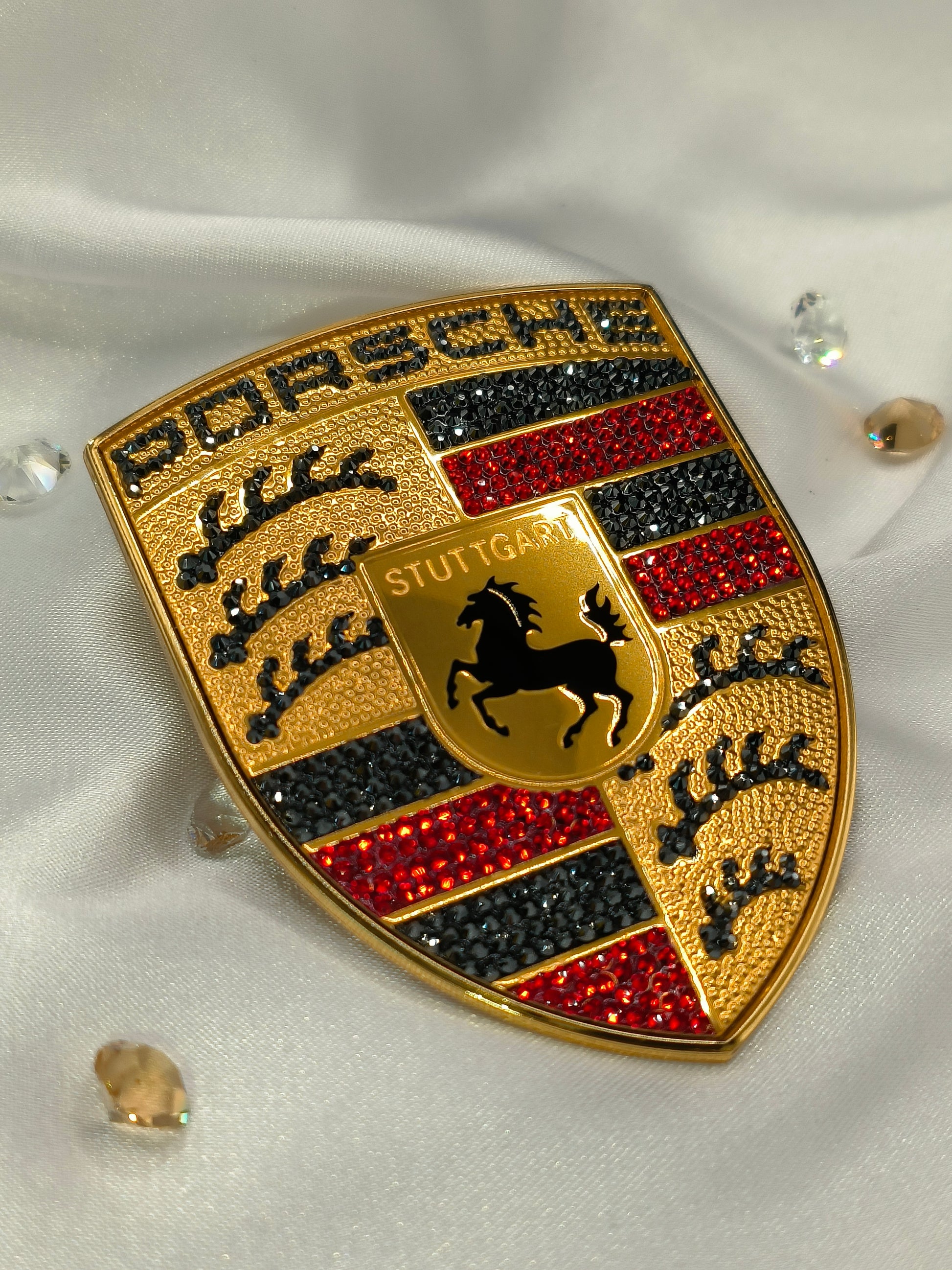 Original OEM | Porsche Logo Emblem Motorhaube | mit original Preciosa® Kristallen - Black Saphir Crystals