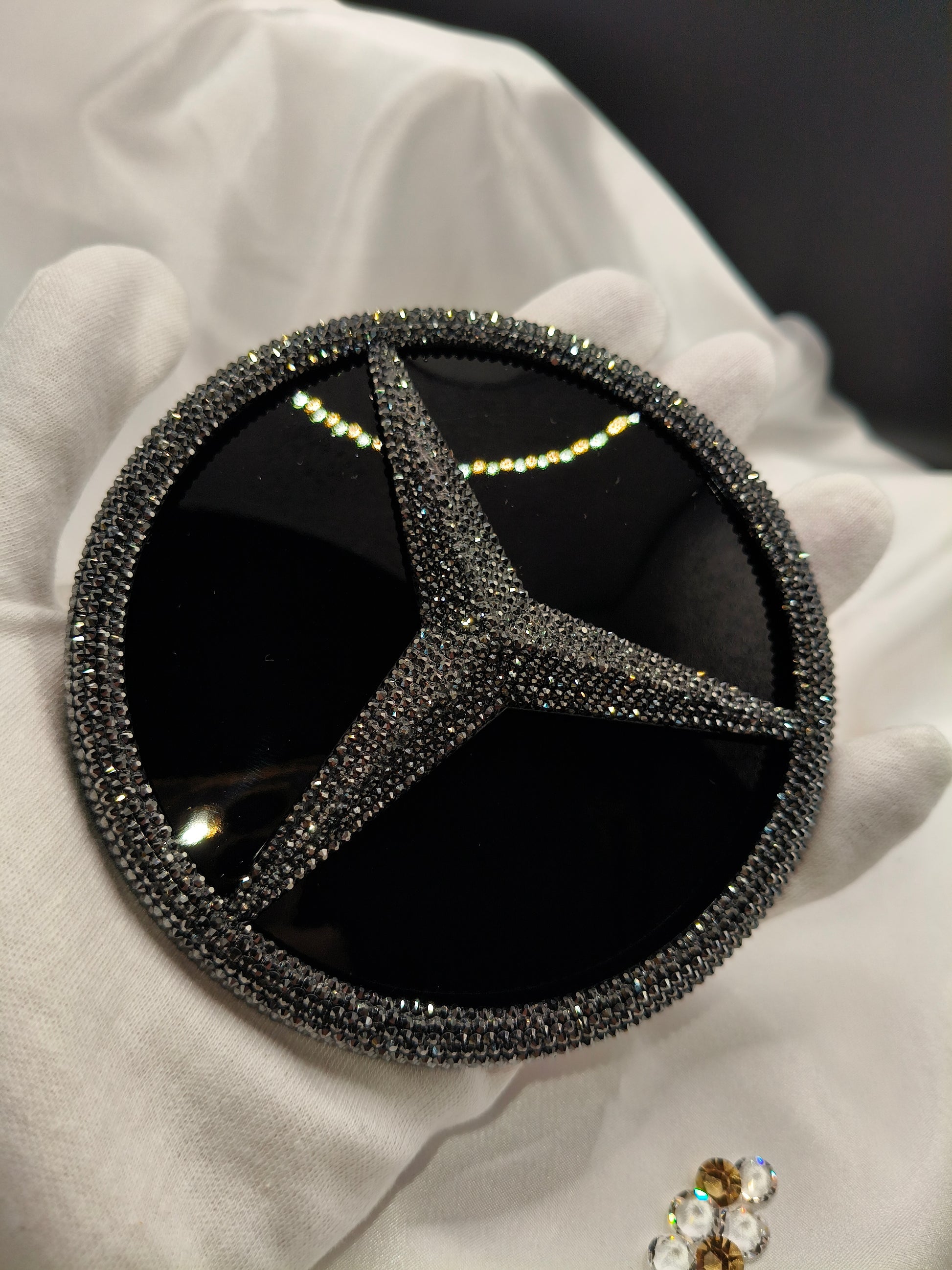 Original OEM | Mercedes Benz Stern Logo hinten für GLE | mit original Preciosa® Kristallen - Black Saphir Crystals
