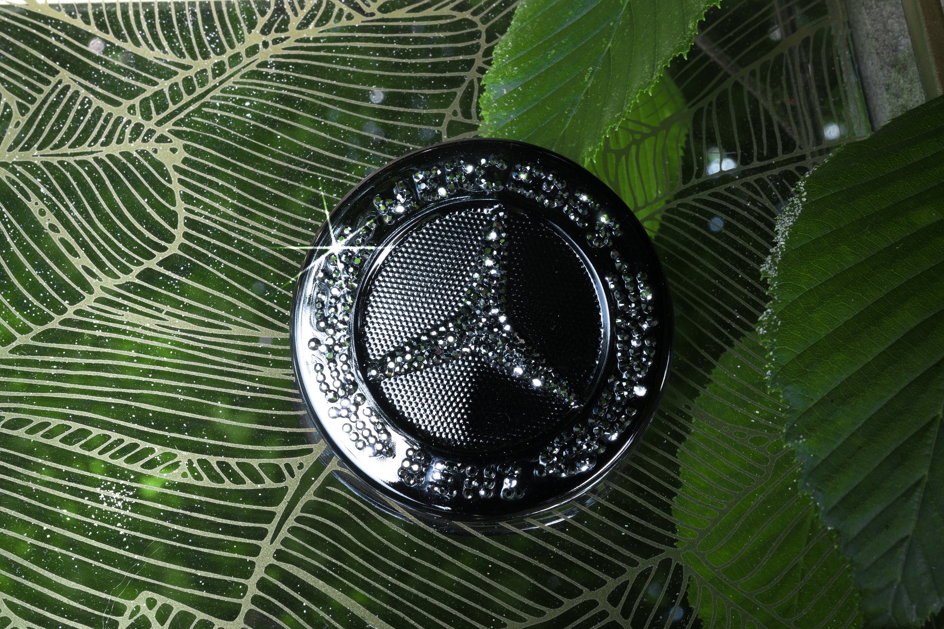 Original Mercedes Logo Emblem Motorhaube mit original Swarovski® oder Preciosa® Veredelt - Black Saphir Crystals