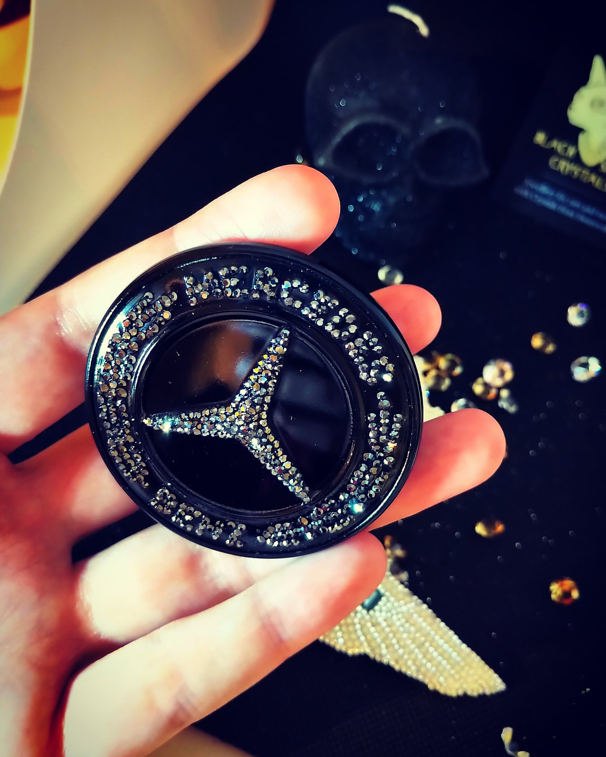 Original Mercedes Logo Emblem Motorhaube mit original Swarovski® oder Preciosa® Veredelt - Black Saphir Crystals