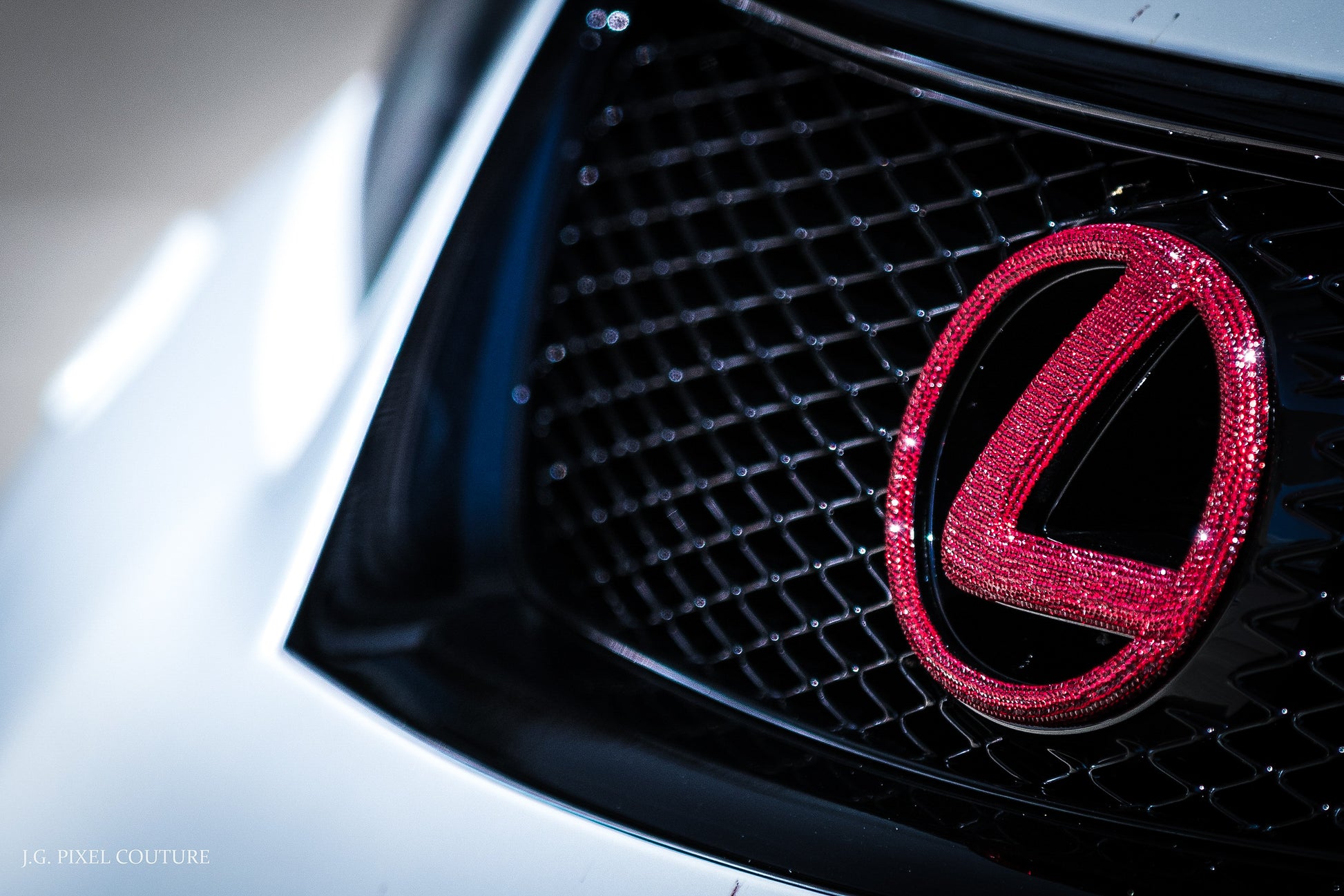 Original Lexus Logo Emblen vorne Grill original Swarovski® oder Preciosa® Veredelt - Black Saphir Crystals