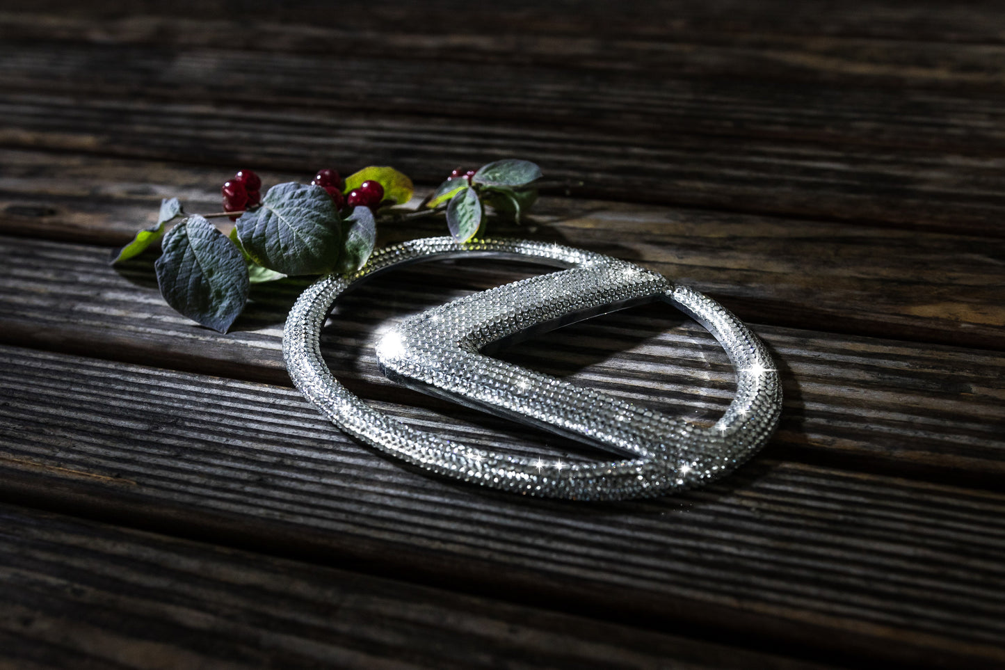 Original Lexus Logo Emblen vorne Grill original Swarovski® oder Preciosa® Veredelt - Black Saphir Crystals