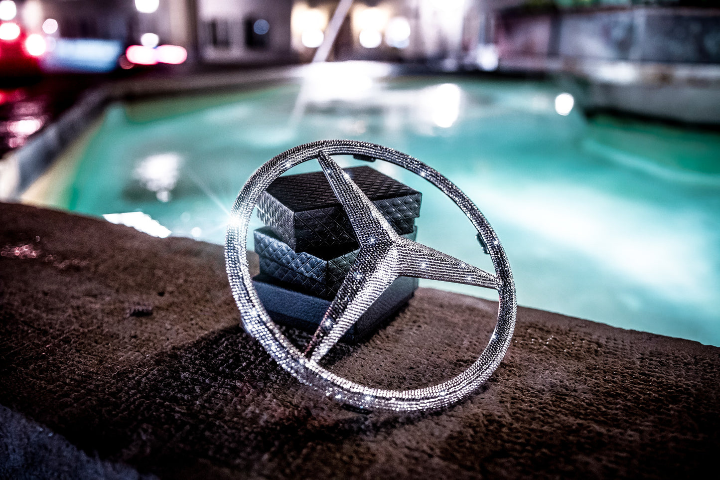 Original Mercedes Logo Emblem vorn Grill mit original Swarovski® oder Preciosa® Veredelt 1.3mm - Black Saphir Crystals